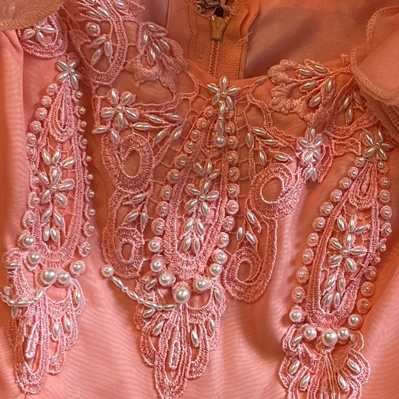 VINTAGE PEACH FORMAL WITH RUFFLES AND RUFFLES - Picture 5 of 11